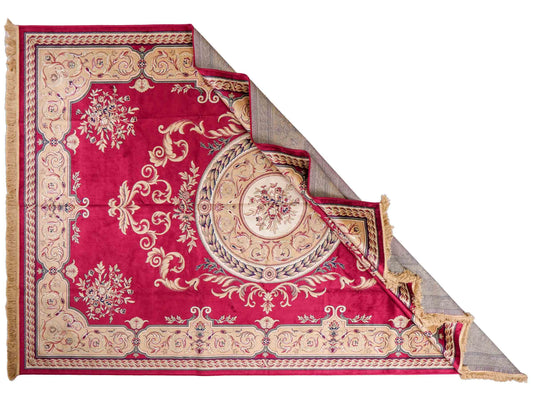 Belgischer, maschinell gefertigter Design Orientteppich aus Kunstseide, rot. 275x185 cm. Verkauf durch Jupiter Intl.