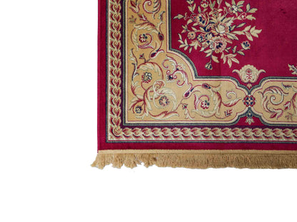 Belgischer, maschinell gefertigter Design Orientteppich aus Kunstseide, rot. 275x185 cm. Verkauf durch Jupiter Intl.