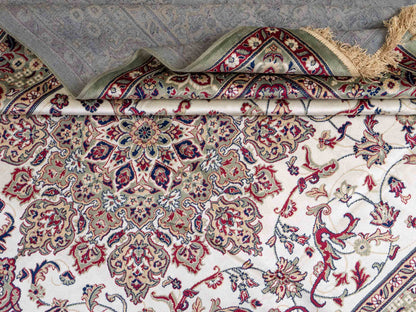 Belgischer, maschinell gefertigter Design Orientteppich aus Kunstseide, grün, creme. 275x185 cm. Verkauf durch Jupiter Intl.