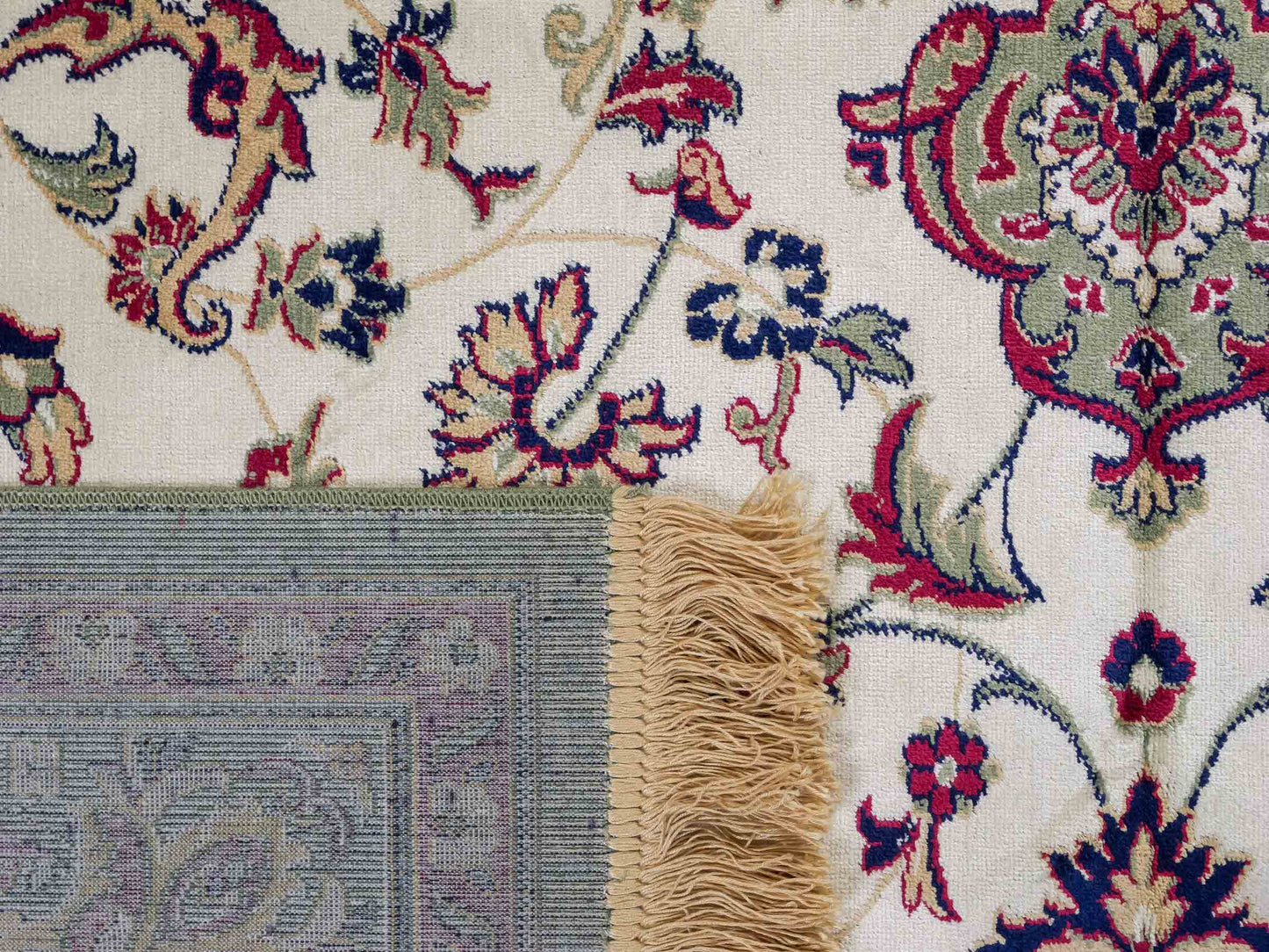 Belgischer, maschinell gefertigter Design Orientteppich aus Kunstseide, grün, creme. 275x185 cm. Verkauf durch Jupiter Intl.