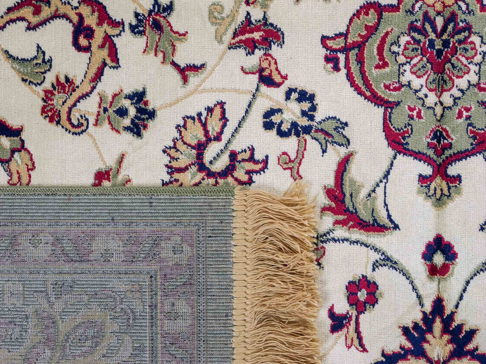 Belgischer, maschinell gefertigter Design Orientteppich aus Kunstseide, grün, creme. 275x185 cm. Verkauf durch Jupiter Intl.