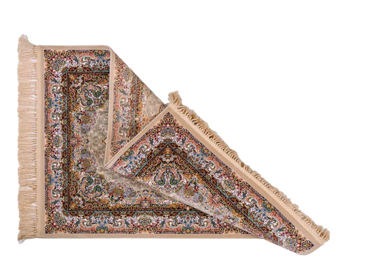 Extrem feiner, maschinell gefertigter Perserteppich, beige, grün, creme. 154x99 cm. Verkauf durch Jupiter Intl.