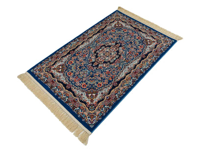 Extrem feiner, maschinell gefertigter Perserteppich, blau. 154x99 cm. Verkauf durch Jupiter Intl.