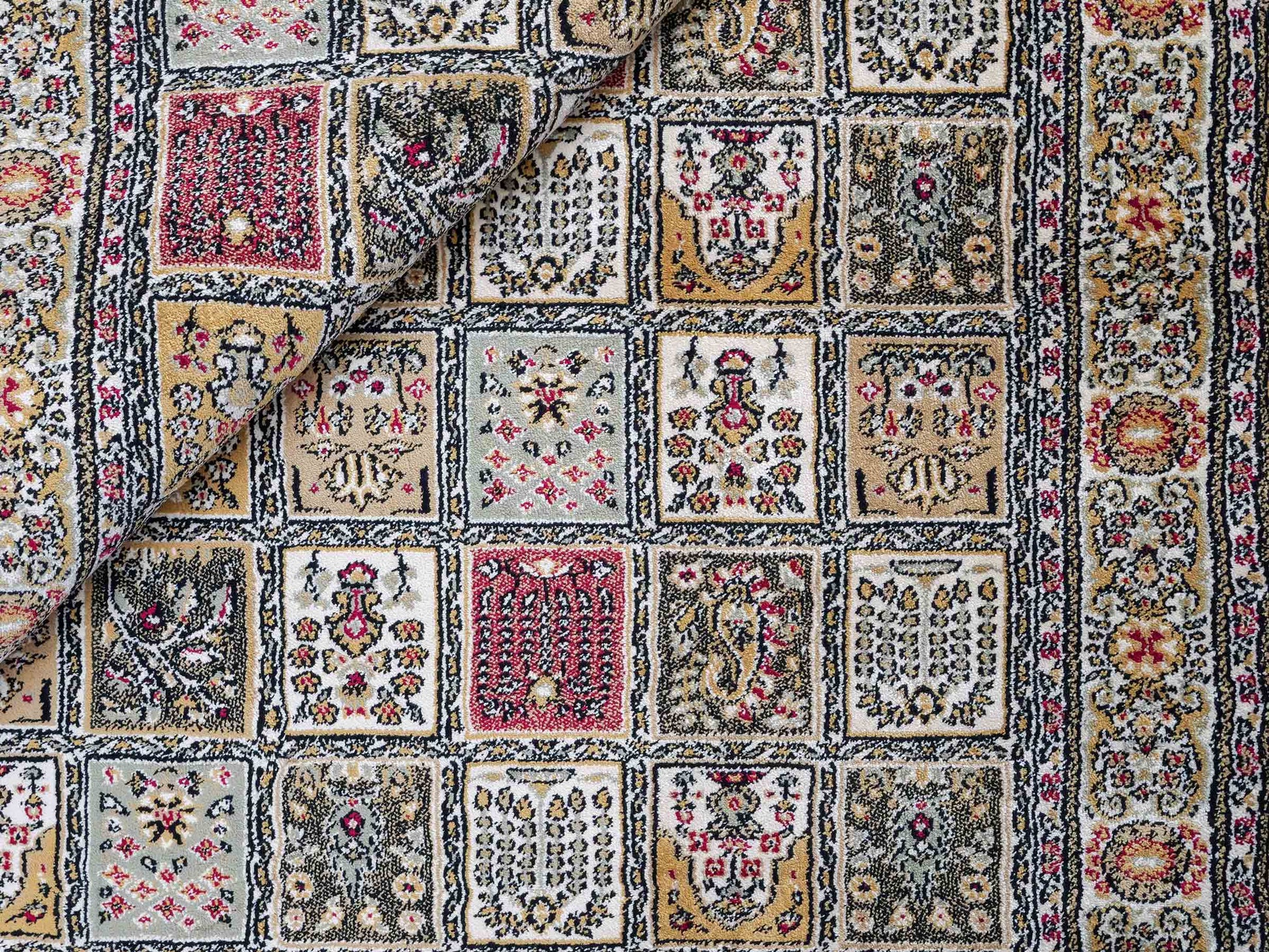 Sehr feiner, persischer, maschinell gefertigter  Orientteppich aus Kunstseide, braun, multicolor. 172x118 cm. Verkauf durch Jupiter Intl.