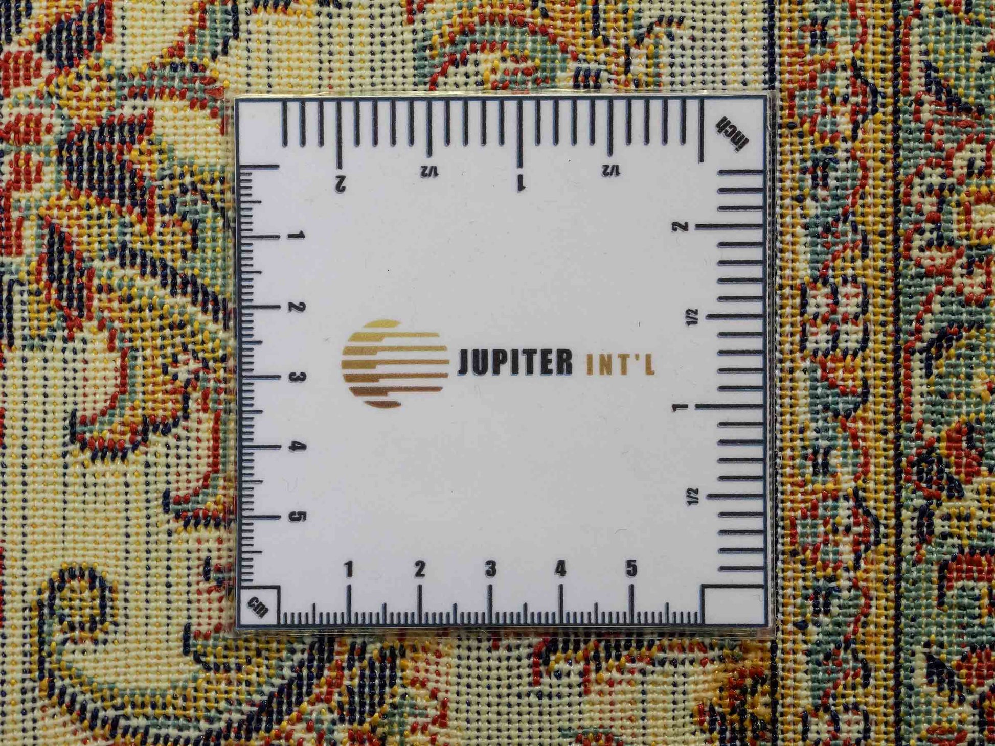Sehr feiner, maschinell gefertigter Perserteppich, creme. 84x50 cm. Verkauf druch Jupiter Intl.