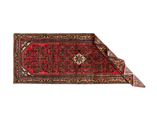 Feiner, handgeknüpfter persischer Hamedan Dorfteppich aus Wolle von Khademi, rot, creme. 275 x 115 cm. Vertrieb durch JUPITER Intl.