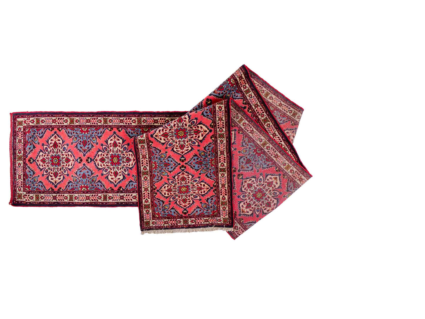 Feiner, handgeknüpfter persischer Hamedan Dorfteppich aus Wolle von Khademi, rot, blau. 603 x 73 cm. Vertrieb durch JUPITER Intl.
