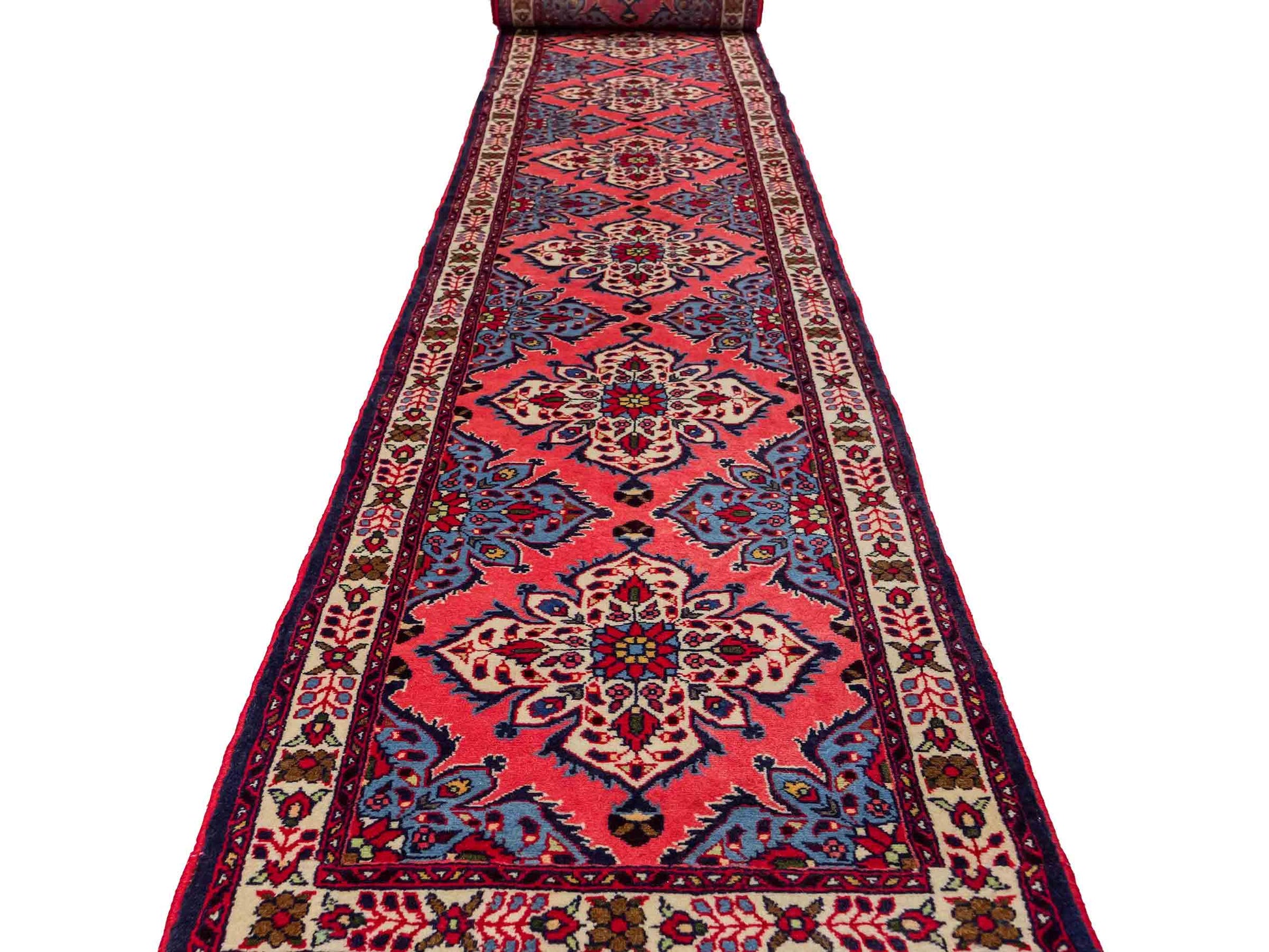 Feiner, handgeknüpfter persischer Hamedan Dorfteppich aus Wolle von Khademi, rot, blau. 603 x 73 cm. Vertrieb durch JUPITER Intl.
