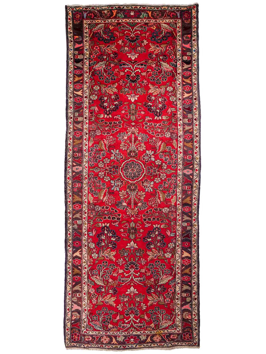 Feiner, handgeknüpfter, persischer Hamedan Dorfteppich aus Wolle von Khademi. Farbe: Rot. 305 x 108 cm. Vertrieb durch JUPITER Intl.