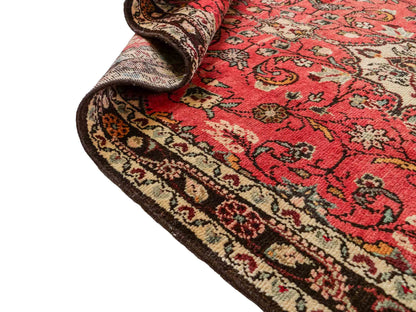Feiner, handgeknüpfter, persischer Hamedan Dorfteppich aus Wolle von Khademi. Farbe: Rot. 327 x 111 cm. Vertrieb durch JUPITER Intl.