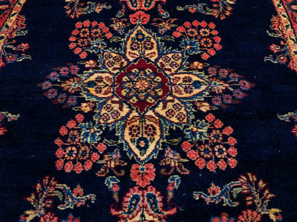 Feiner, handgeknüpfter, persischer Hamedan Dorfteppich aus Wolle von Khademi. Farbe: Blau. 369 x 108 cm. Vertrieb durch JUPITER Intl.