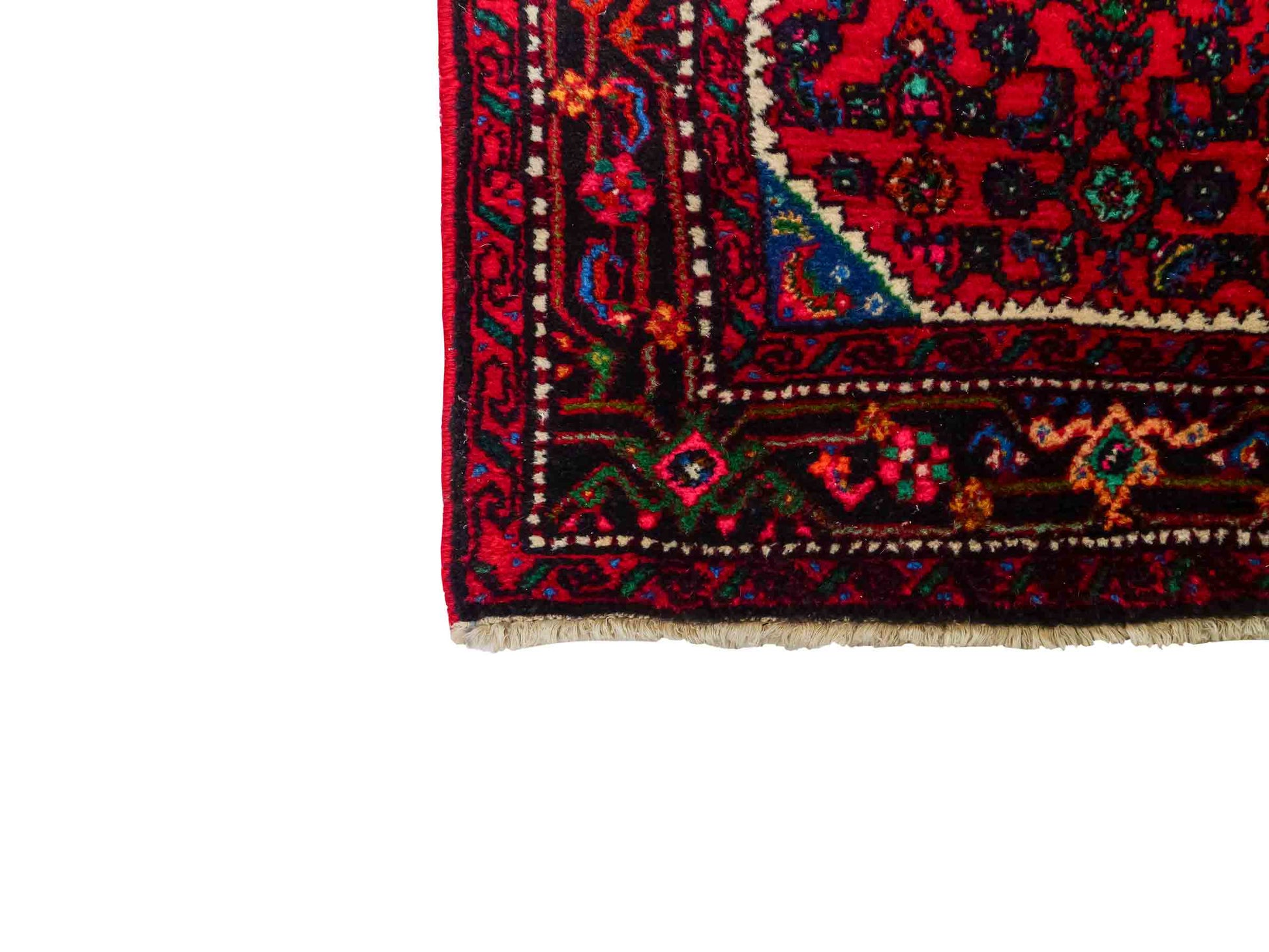 Feiner, handgeknüpfter, persischer Hamedan Dorfteppich aus Wolle von Khademi. Farbe: Rot. 490 x 82 cm. Vertrieb durch JUPITER Intl.