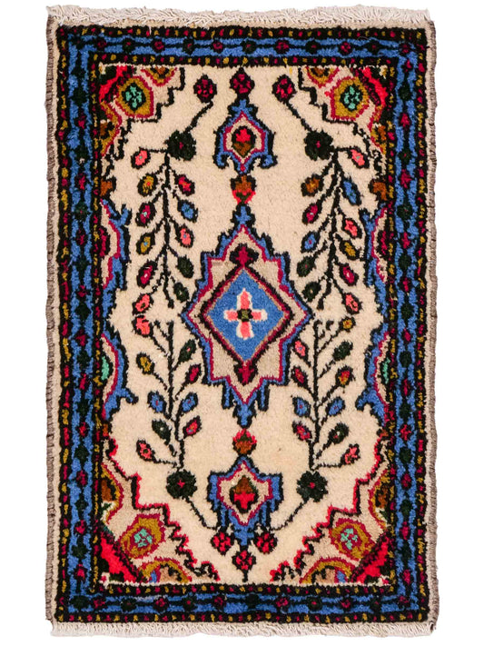 Handgeknüpfter, persischer Hamedan Dorfteppich aus Wolle von Khademi. Größe: 70 x 47 cm. Farbe: Cremeweiß, blau. Verkauf durch JUPITER Intl.