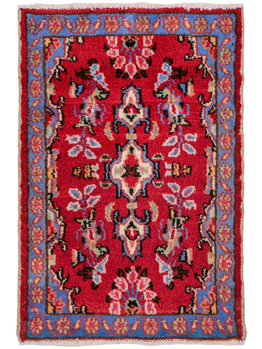 Handgeknüpfter, persischer Hamedan Dorfteppich aus Wolle von Khademi. Größe: 72 x 53 cm. Farbe: Rot. Verkauf durch JUPITER Intl.
