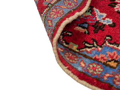 Handgeknüpfter, persischer Hamedan Dorfteppich aus Wolle von Khademi. Größe: 72 x 53 cm. Farbe: Rot. Verkauf durch JUPITER Intl.