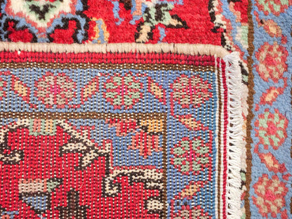 Handgeknüpfter, persischer Hamedan Dorfteppich aus Wolle von Khademi. Größe: 72 x 53 cm. Farbe: Rot. Verkauf durch JUPITER Intl.