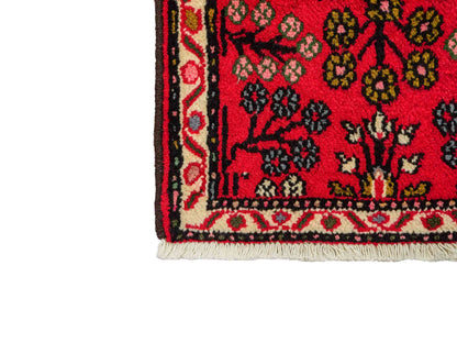 Handgeknüpfter, persischer Hamedan Dorfteppich aus Wolle von Khademi. Größe: 73 x 54 cm. Farbe: Rot. Verkauf durch JUPITER Intl.