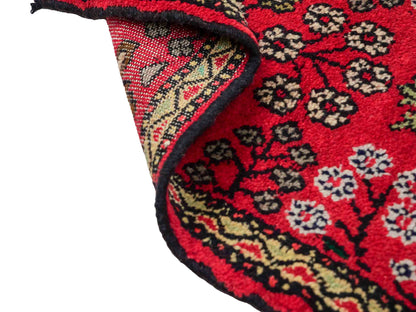 Handgeknüpfter, persischer Hamedan Dorfteppich aus Wolle von Khademi. Größe: 78 x 48 cm. Farbe: Rot. Verkauf durch JUPITER Intl.