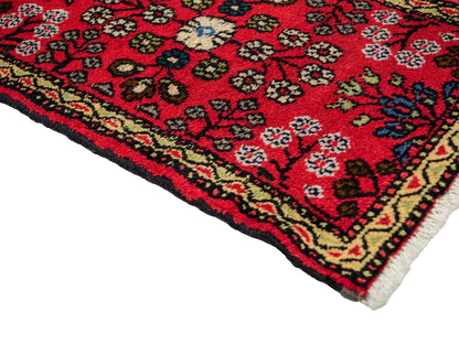 Handgeknüpfter, persischer Hamedan Dorfteppich aus Wolle von Khademi. Größe: 78 x 48 cm. Farbe: Rot. Verkauf durch JUPITER Intl.
