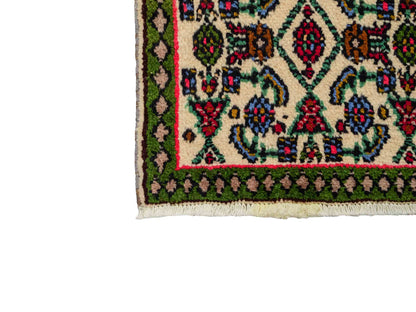 Handgeknüpfter, persischer Hamedan Dorfteppich aus Wolle von Khademi. Größe: 80 x 52 cm. Farbe: Cremeweiß, grün. Verkauf durch JUPITER Intl.