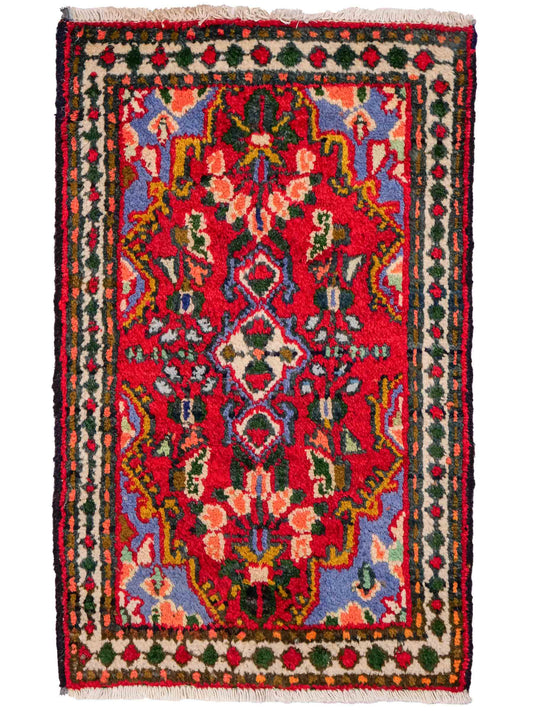 Handgeknüpfter, persischer Hamedan Dorfteppich aus Wolle von Khademi. Größe: 82 x 54 cm. Farbe: Rot. Verkauf durch JUPITER Intl.