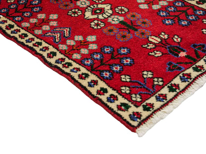 Handgeknüpfter, persischer Hamedan Dorfteppich aus Wolle von Khademi. Größe: 83 x 55 cm. Farbe: Rot. Verkauf durch JUPITER Intl.