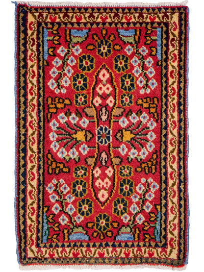 Handgeknüpfter, persischer Hamedan Dorfteppich aus Wolle von Khademi. Größe: 83 x 57 cm. Farbe: Rot. Verkauf durch JUPITER Intl.