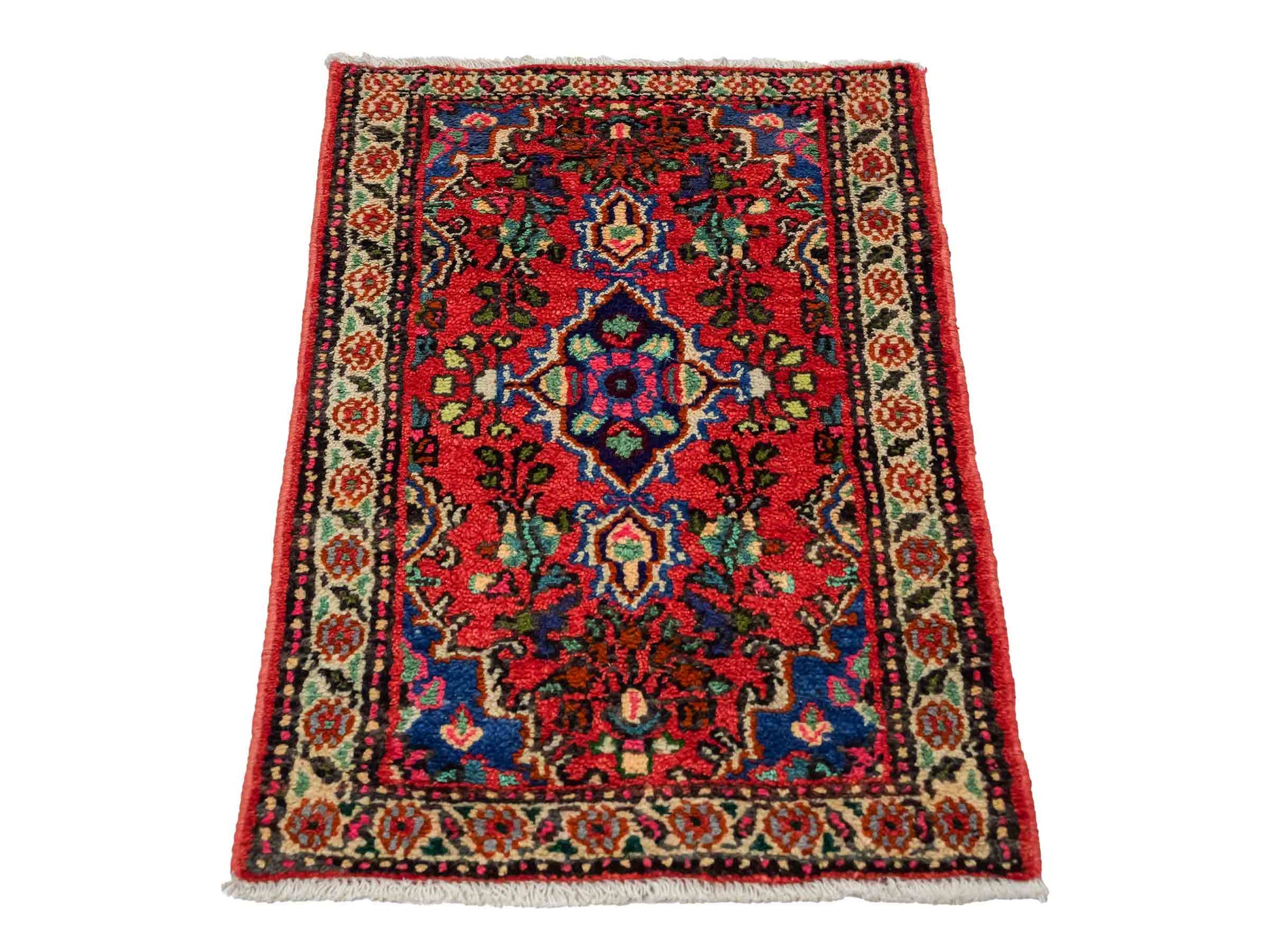 Handgeknüpfter, persischer Hamedan Dorfteppich aus Wolle von Khademi. Größe: 86 x 55 cm. Farbe: Rot. Verkauf durch JUPITER Intl.