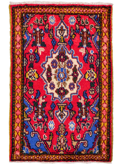 Handgeknüpfter, persischer Hamedan Dorfteppich aus Wolle von Khademi. Größe: 87 x 58 cm. Farbe: Rot. Verkauf durch JUPITER Intl.