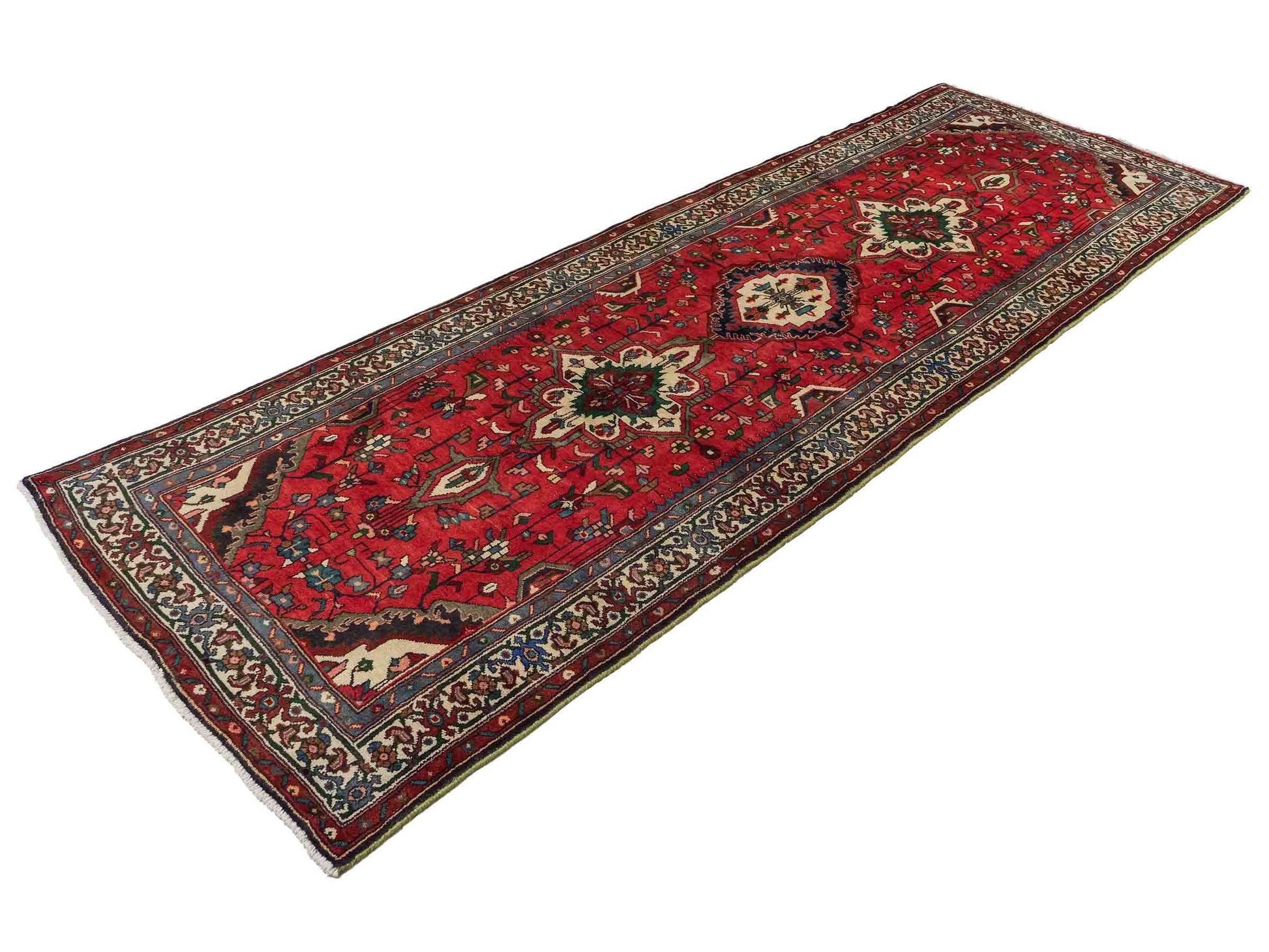 Feiner, handgeknüpfter, persischer Hosseinabad/Hamedan Dorfteppich aus Wolle von Khademi. Farbe: Rot. 339 x 113 cm. Vertrieb durch JUPITER Intl.