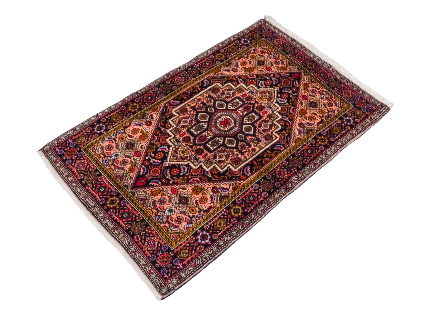Handgeknüpfter Gholtogh Dorfteppich von Khademi aus Wolle, beige. Feiner, kurdischer Nomadenteppich mit geometrischem Medaillon. Orientteppich, von Hand geknüpft in Iran. Größe: 130 cm x 80 cm. Teppichnummer: SB3-1008 | Jupiter Intl.