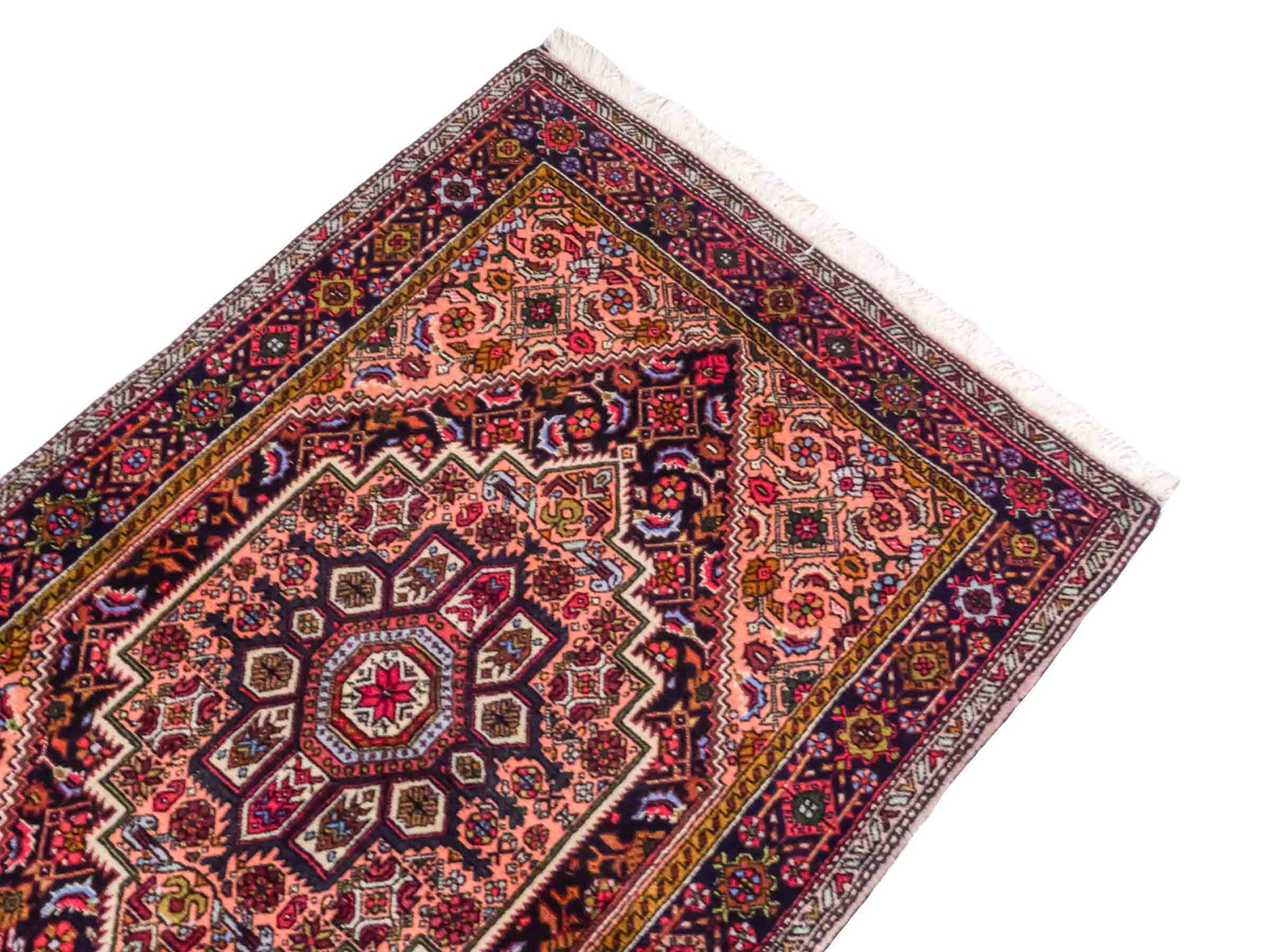 Handgeknüpfter Gholtogh Dorfteppich von Khademi aus Wolle, beige. Feiner, kurdischer Nomadenteppich mit geometrischem Medaillon. Orientteppich, von Hand geknüpft in Iran. Größe: 130 cm x 80 cm. Teppichnummer: SB3-1008 | Jupiter Intl.