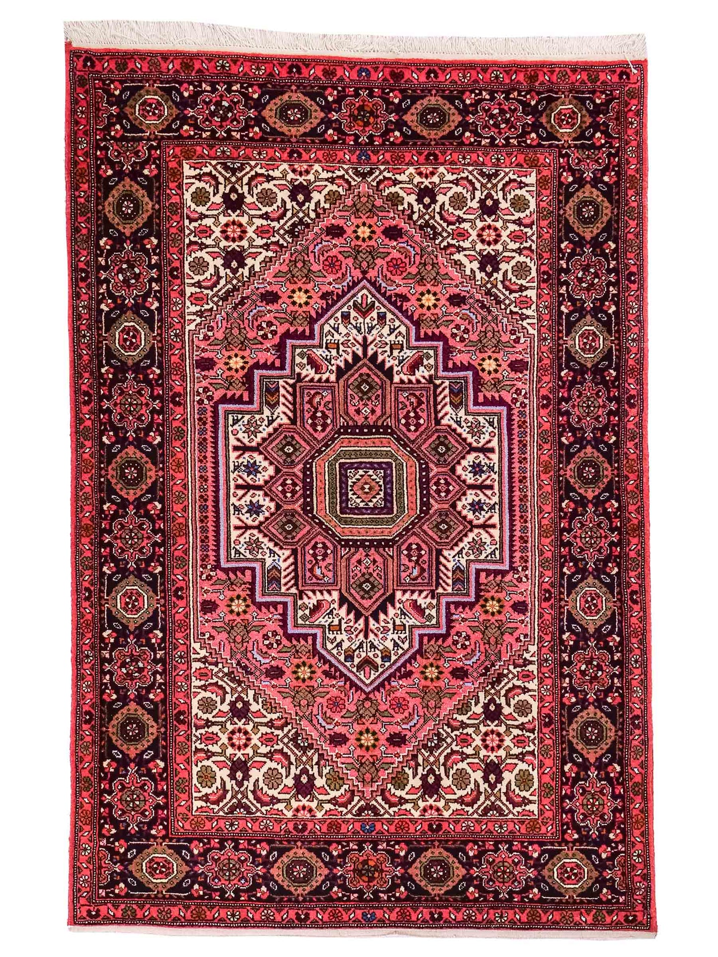 Handgeknüpfter Gholtogh Dorfteppich von Khademi aus Wolle, rot. Feiner, kurdischer Nomadenteppich mit geometrischem Medaillon. Orientteppich, von Hand geknüpft in Iran. Größe: 149 cm x 100 cm. Teppichnummer: SB3-1150 | Jupiter Intl.