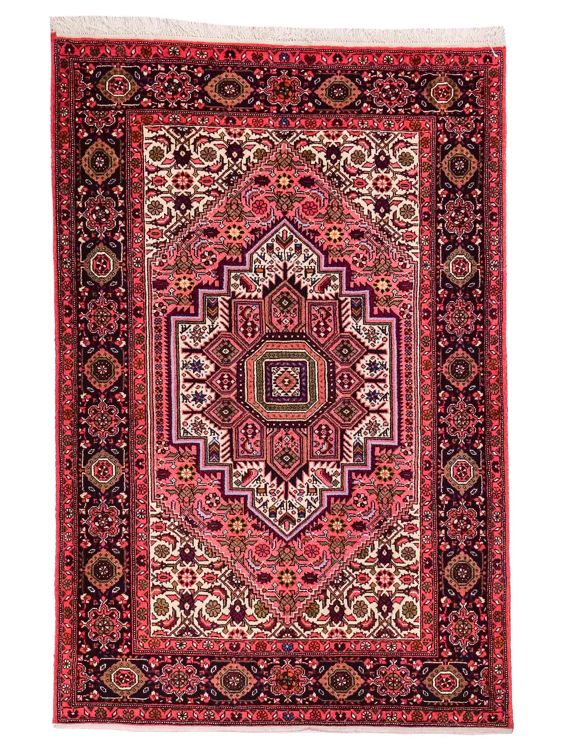 Handgeknüpfter Gholtogh Dorfteppich von Khademi aus Wolle, rot. Feiner, kurdischer Nomadenteppich mit geometrischem Medaillon. Orientteppich, von Hand geknüpft in Iran. Größe: 149 cm x 100 cm. Teppichnummer: SB3-1150 | Jupiter Intl.