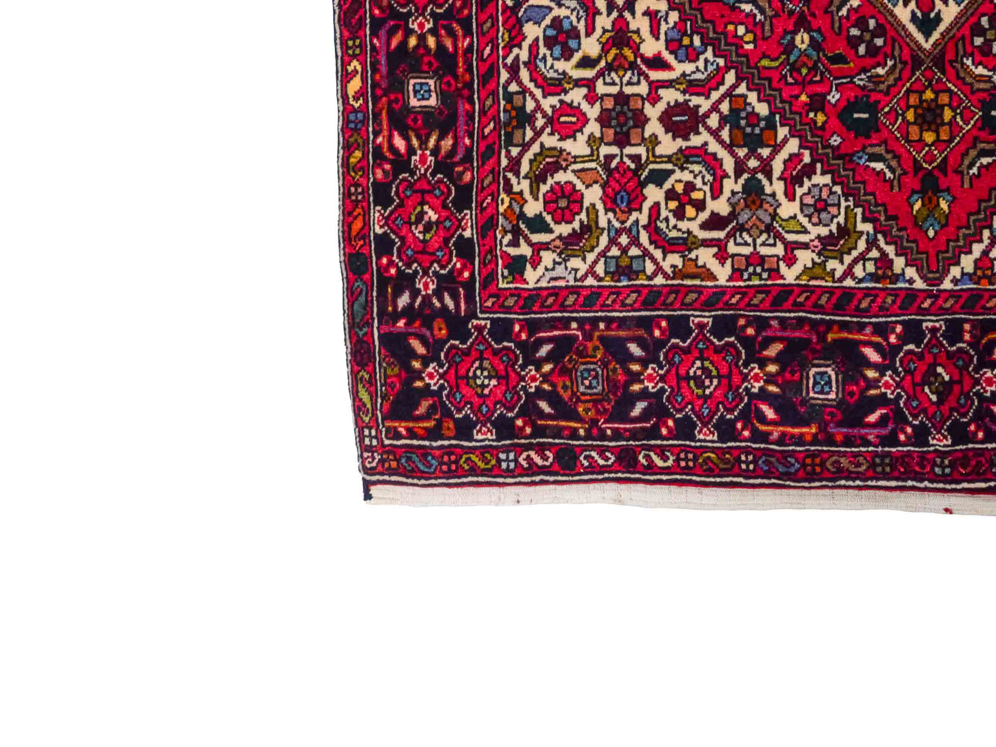 Handgeknüpfter Gholtogh Dorfteppich von Khademi aus Wolle, rot. Feiner, kurdischer Nomadenteppich mit geometrischem Medaillon. Orientteppich, von Hand geknüpft in Iran. Größe: 149 cm x 102 cm. Teppichnummer: SB3-1145 | Jupiter Intl.