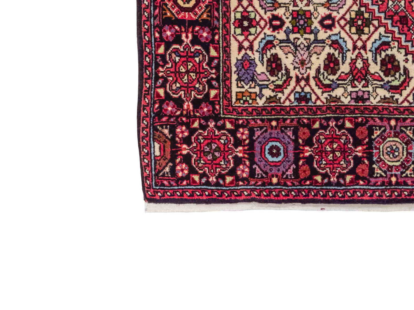 Handgeknüpfter Gholtogh Dorfteppich von Khademi aus Wolle, rot. Feiner, kurdischer Nomadenteppich mit geometrischem Medaillon. Orientteppich, von Hand geknüpft in Iran. Größe: 150 cm x 100 cm. Teppichnummer: SB3-1146 | Jupiter Intl.