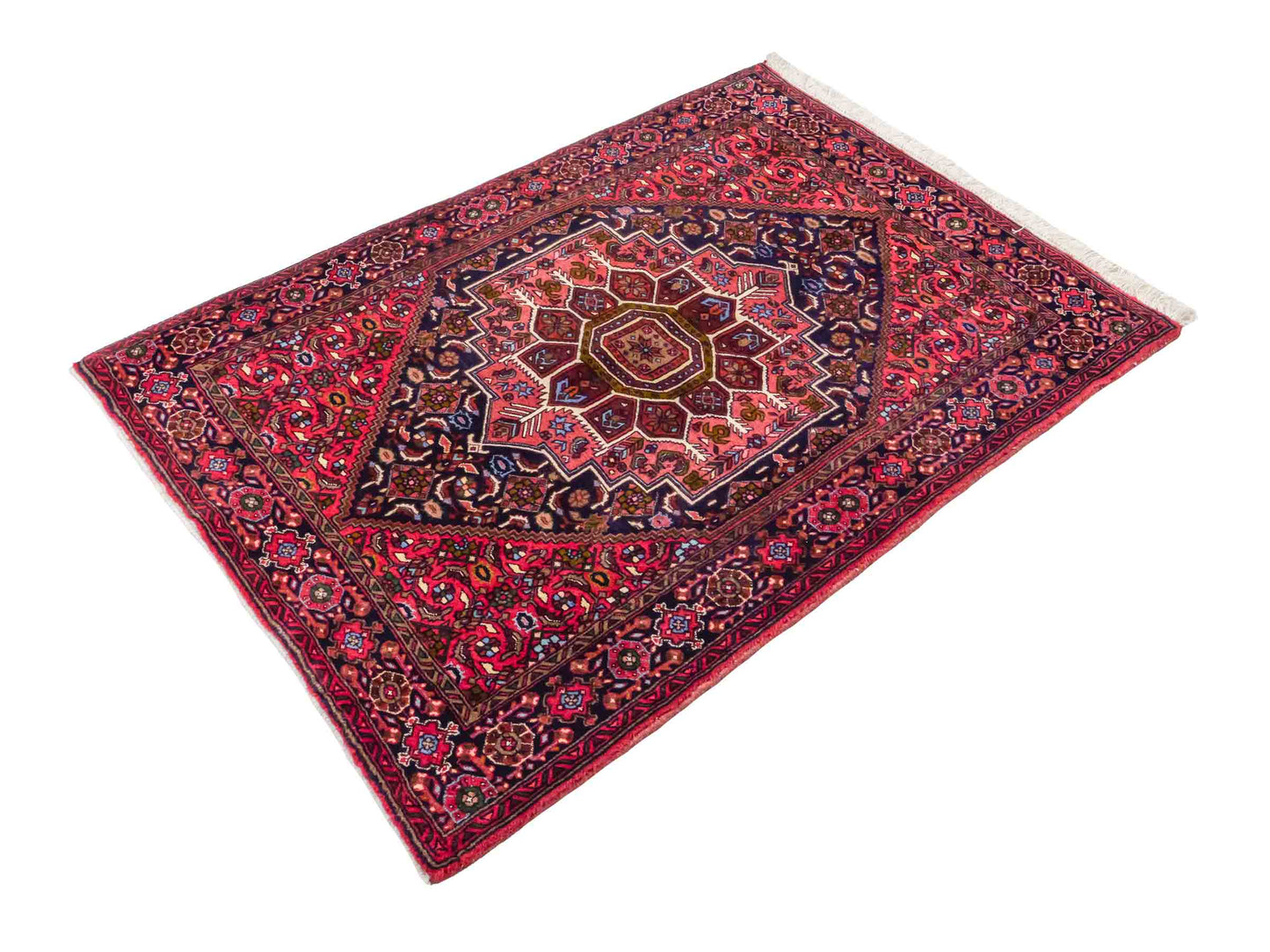 Handgeknüpfter Gholtogh Dorfteppich von Khademi aus Wolle, rot. Feiner, kurdischer Nomadenteppich mit geometrischem Medaillon. Orientteppich, von Hand geknüpft in Iran. Größe: 150 cm x 105 cm. Teppichnummer: SB3-1144 | Jupiter Intl.
