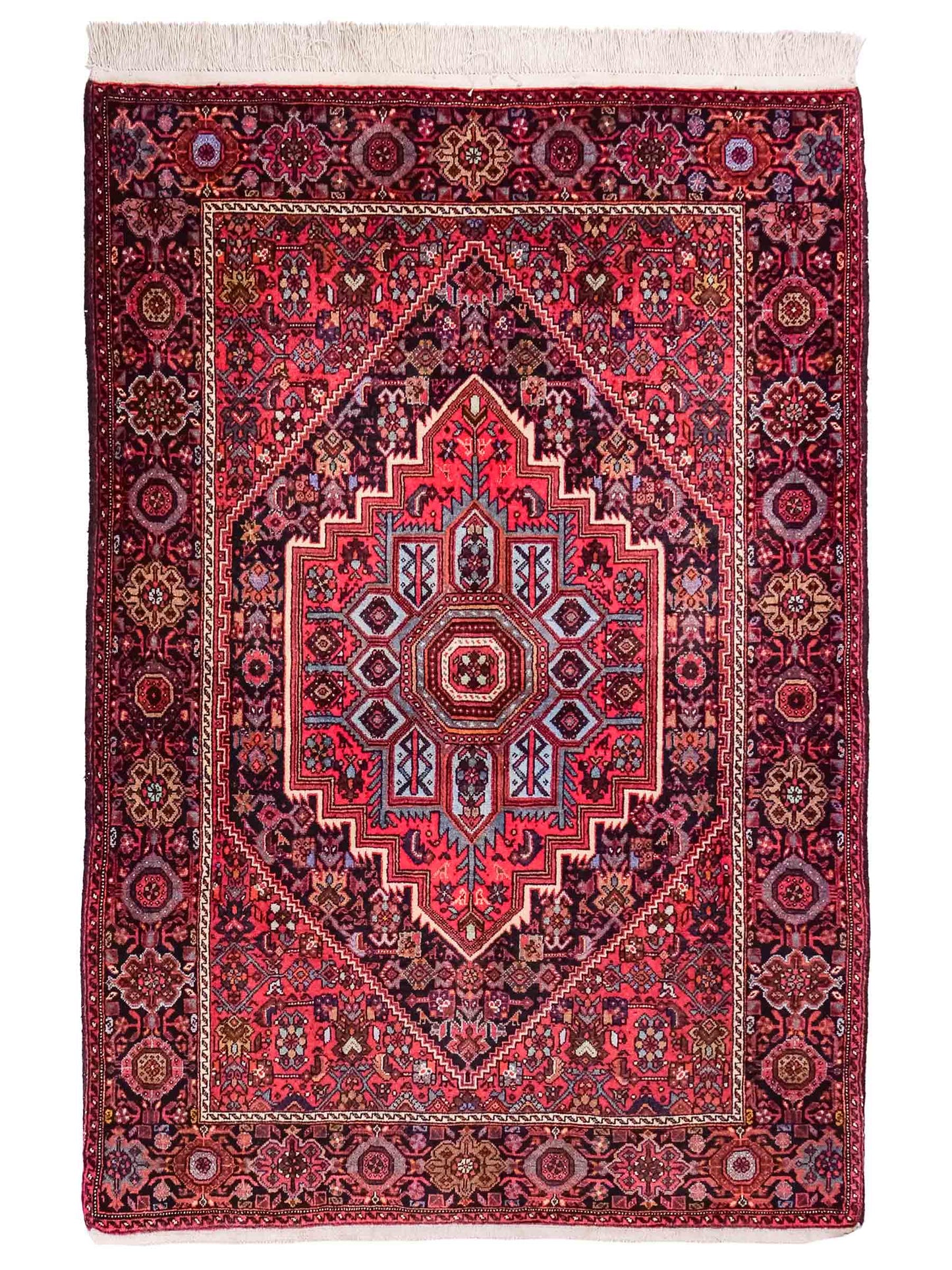 Handgeknüpfter Gholtogh Dorfteppich von Khademi aus Wolle, rot. Feiner, kurdischer Nomadenteppich mit geometrischem Medaillon. Orientteppich, von Hand geknüpft in Iran. Größe: 152 cm x 104 cm. Teppichnummer: SB3-1153 | Jupiter Intl.
