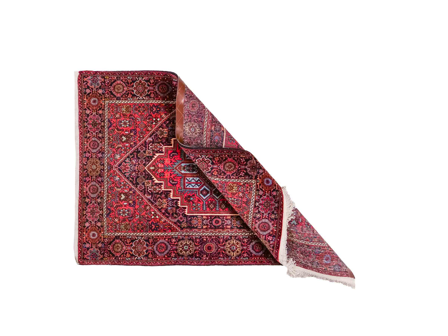 Handgeknüpfter Gholtogh Dorfteppich von Khademi aus Wolle, rot. Feiner, kurdischer Nomadenteppich mit geometrischem Medaillon. Orientteppich, von Hand geknüpft in Iran. Größe: 152 cm x 104 cm. Teppichnummer: SB3-1153 | Jupiter Intl.