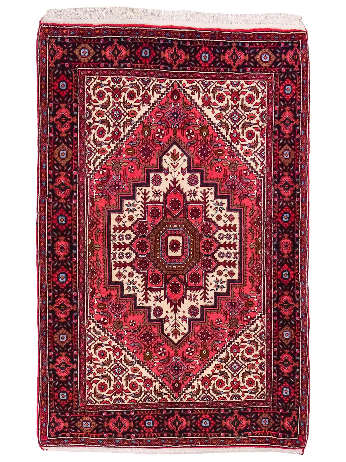 Handgeknüpfter Gholtogh Dorfteppich von Khademi aus Wolle, rot. Feiner, kurdischer Nomadenteppich mit geometrischem Medaillon. Orientteppich, von Hand geknüpft in Iran. Größe: 155 cm x 100 cm. Teppichnummer: SB3-1147 | Jupiter Intl.