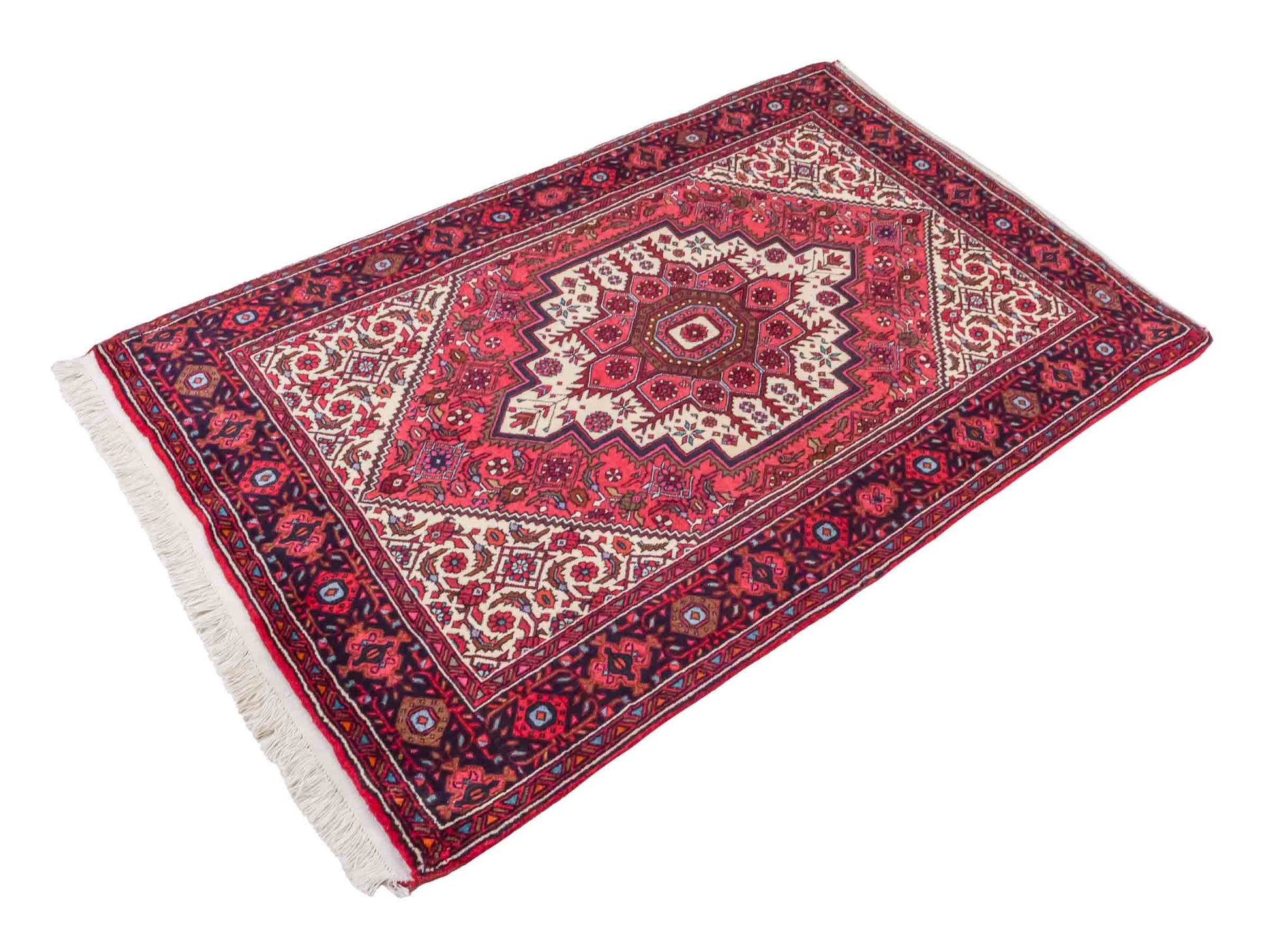 Handgeknüpfter Gholtogh Dorfteppich von Khademi aus Wolle, rot. Feiner, kurdischer Nomadenteppich mit geometrischem Medaillon. Orientteppich, von Hand geknüpft in Iran. Größe: 155 cm x 100 cm. Teppichnummer: SB3-1147 | Jupiter Intl.