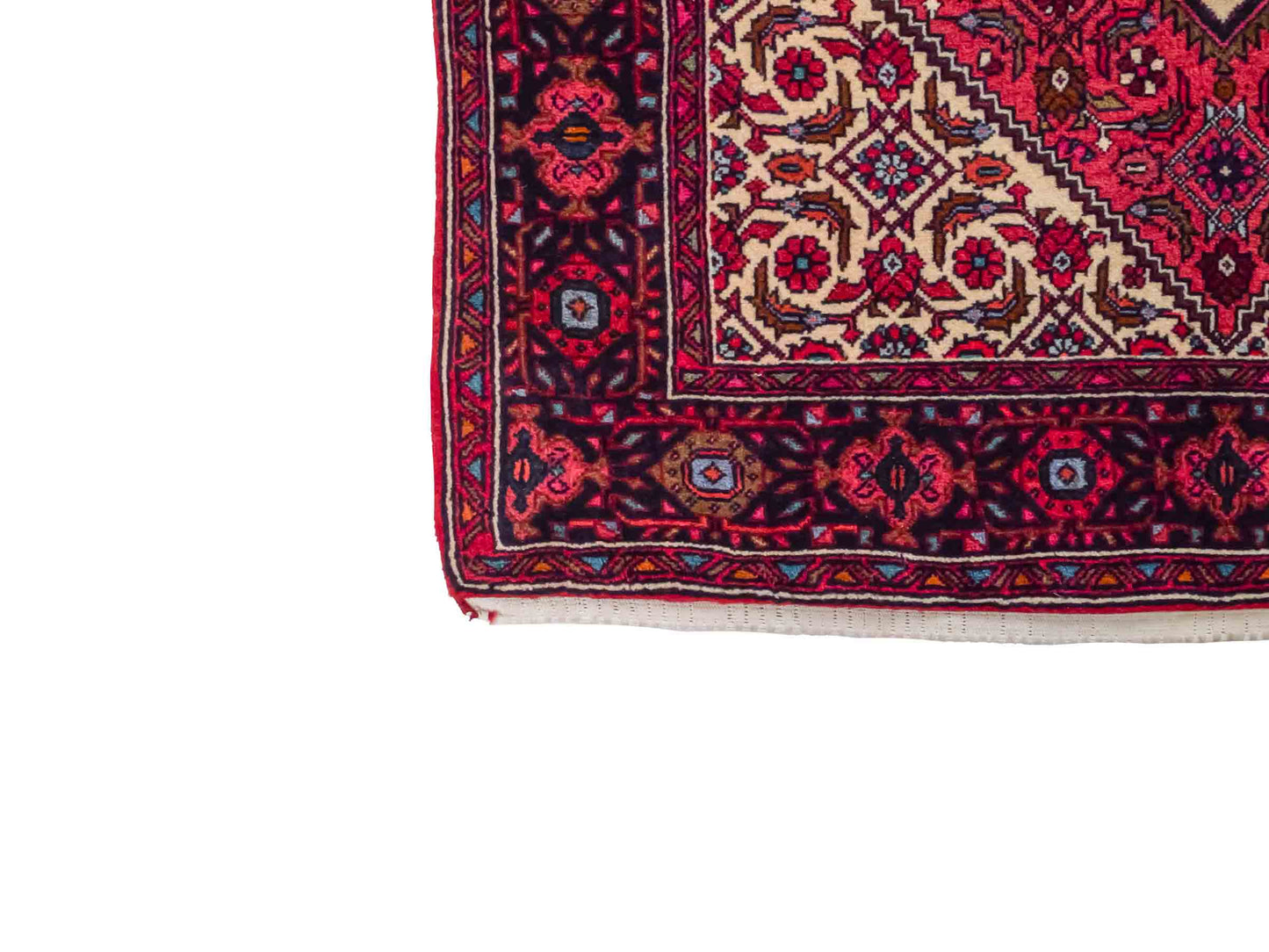 Handgeknüpfter Gholtogh Dorfteppich von Khademi aus Wolle, rot. Feiner, kurdischer Nomadenteppich mit geometrischem Medaillon. Orientteppich, von Hand geknüpft in Iran. Größe: 155 cm x 100 cm. Teppichnummer: SB3-1147 | Jupiter Intl.