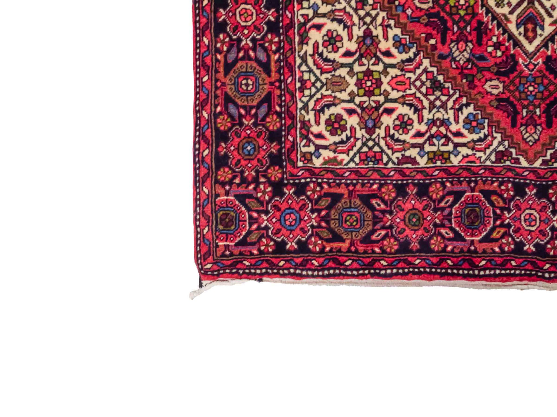Handgeknüpfter Gholtogh Dorfteppich von Khademi aus Wolle, rot. Feiner, kurdischer Nomadenteppich mit geometrischem Medaillon. Orientteppich, von Hand geknüpft in Iran. Größe: 155 cm x 100 cm. Teppichnummer: SB3-1149 | Jupiter Intl.