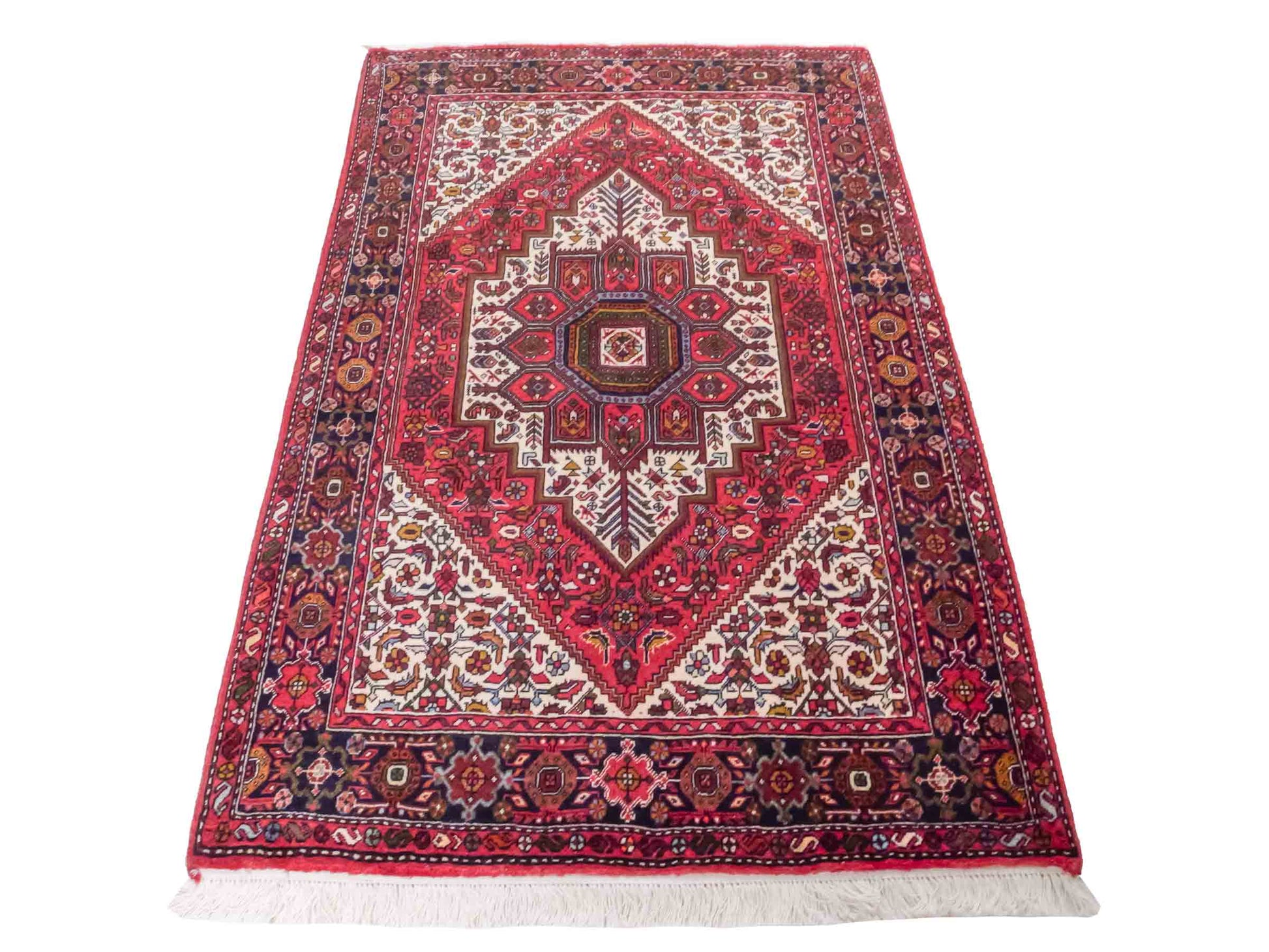 Handgeknüpfter Gholtogh Dorfteppich von Khademi aus Wolle, rot. Feiner, kurdischer Nomadenteppich mit geometrischem Medaillon. Orientteppich, von Hand geknüpft in Iran. Größe: 155 cm x 105 cm. Teppichnummer: SB3-1159 | Jupiter Intl.