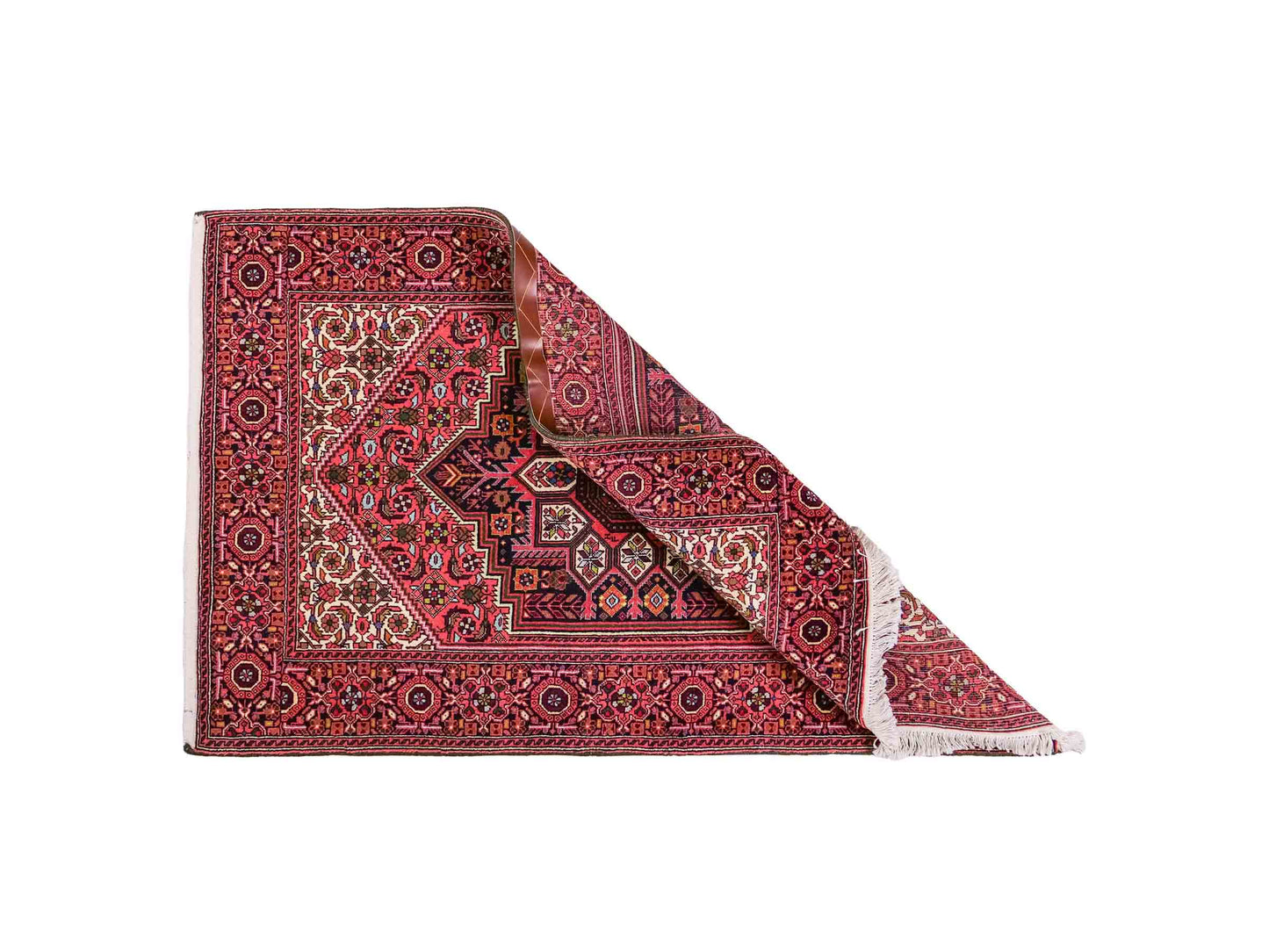 Handgeknüpfter Gholtogh Dorfteppich von Khademi aus Wolle, rot. Feiner, kurdischer Nomadenteppich mit geometrischem Medaillon. Orientteppich, von Hand geknüpft in Iran. Größe: 165 cm x 104 cm. Teppichnummer: SB3-1154 | Jupiter Intl.