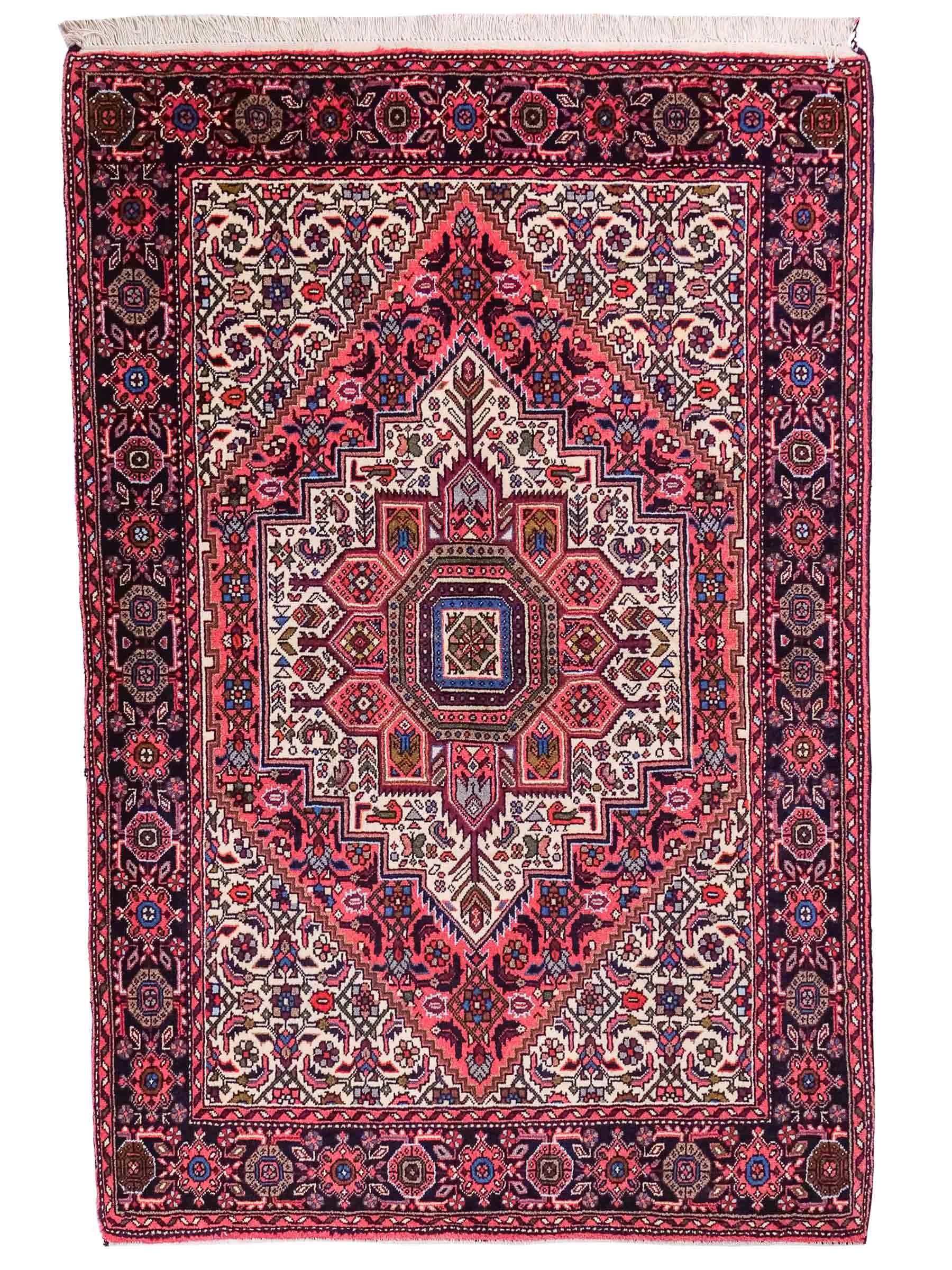 Handgeknüpfter Gholtogh Dorfteppich von Khademi aus Wolle, rot, creme. Feiner, kurdischer Nomadenteppich mit geometrischem Medaillon. Orientteppich, von Hand geknüpft in Iran. Größe: 170 cm x 109 cm. Teppichnummer: SB3-1155 | Jupiter Intl.
