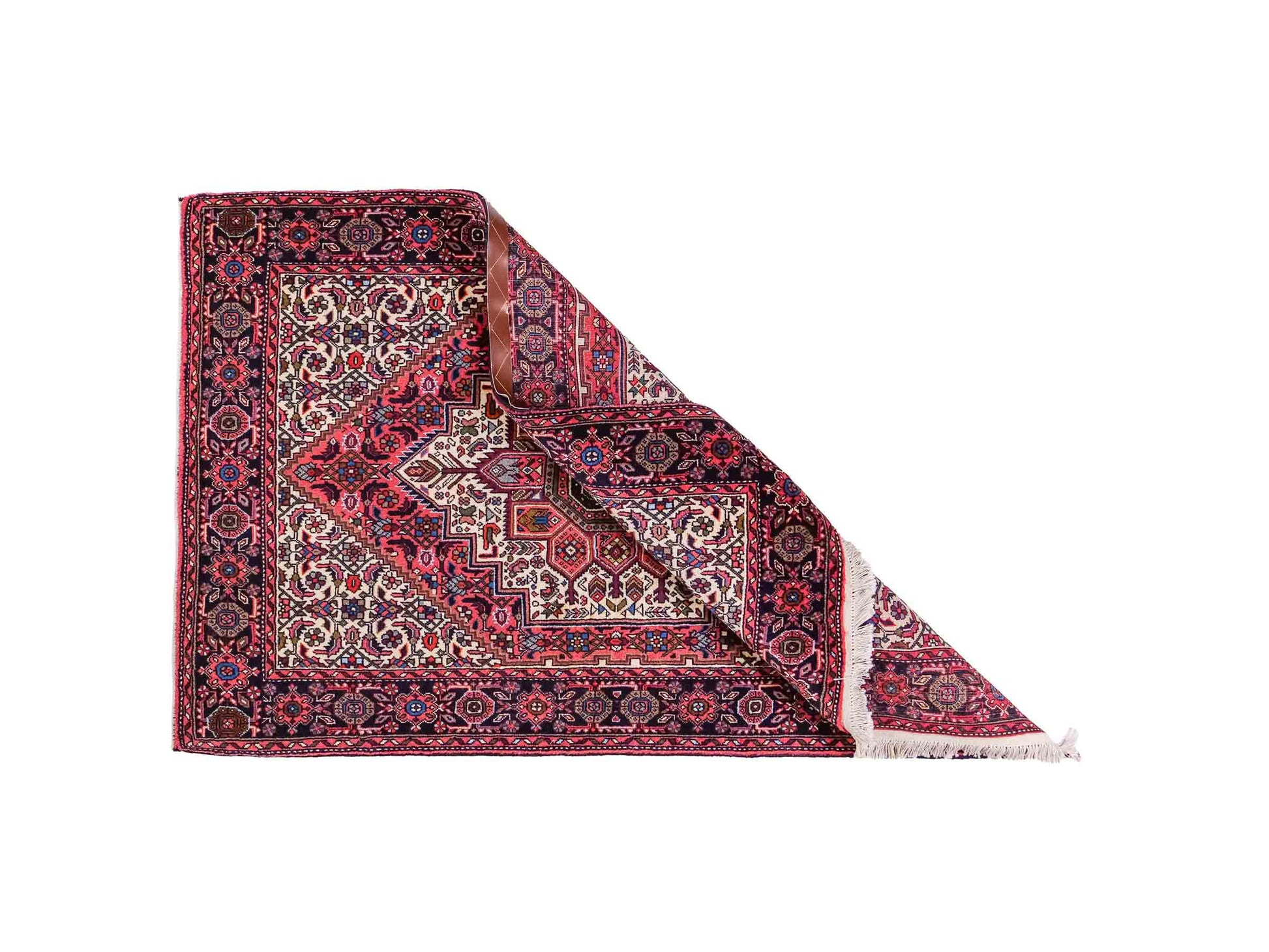 Handgeknüpfter Gholtogh Dorfteppich von Khademi aus Wolle, rot, creme. Feiner, kurdischer Nomadenteppich mit geometrischem Medaillon. Orientteppich, von Hand geknüpft in Iran. Größe: 170 cm x 109 cm. Teppichnummer: SB3-1155 | Jupiter Intl.