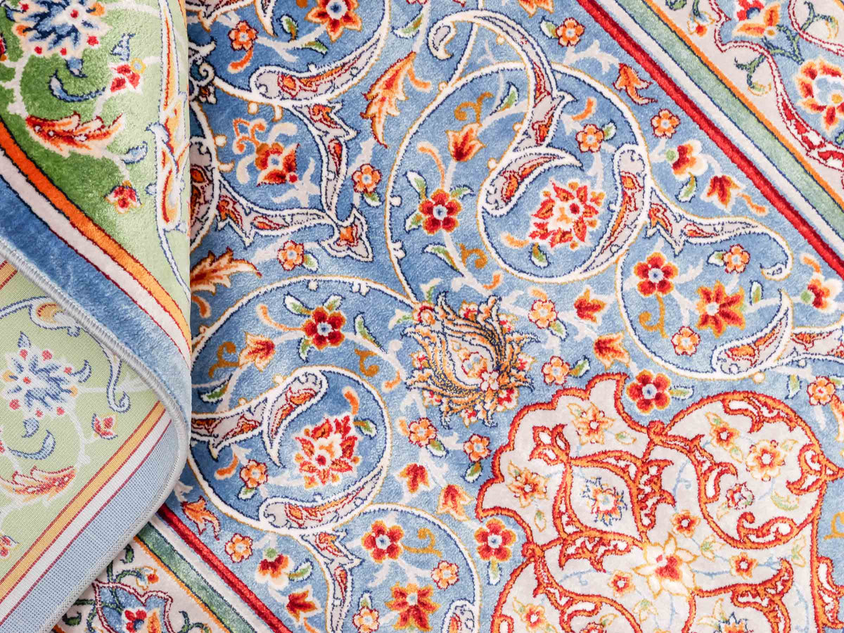 Ghom Gebetsteppich "Dua" 120 x 80 cm gewebt aus Bambusseide (Viskose), islamisches Design, Farbe: Blau-Grün. Teppichnummer: V98BL096M. Persian Luxury Collection by Khademi. Made in Iran / Persia – Vertrieb durch JUPITER Intl.