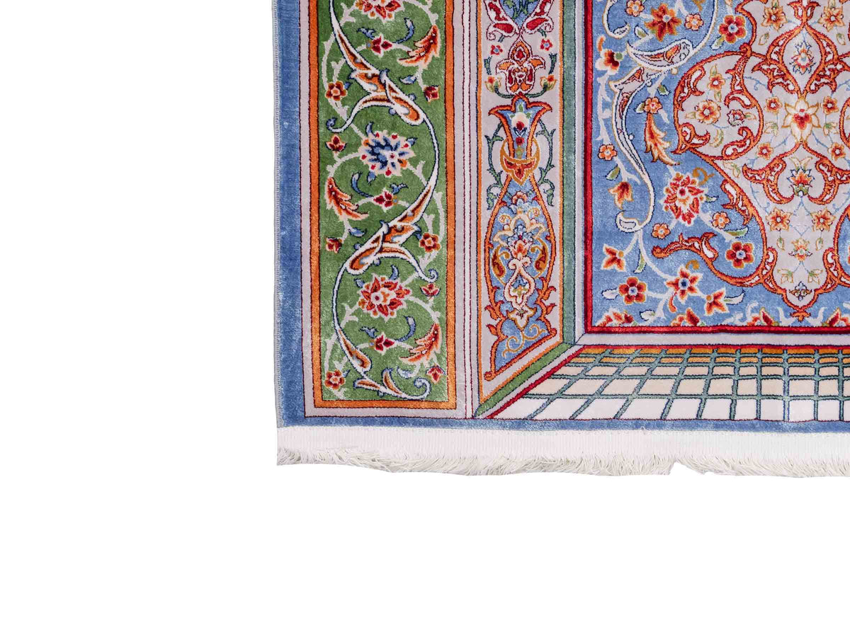 Ghom Gebetsteppich "Dua" 120 x 80 cm gewebt aus Bambusseide (Viskose), islamisches Design, Farbe: Blau-Grün. Teppichnummer: V98BL096M. Persian Luxury Collection by Khademi. Made in Iran / Persia – Vertrieb durch JUPITER Intl.