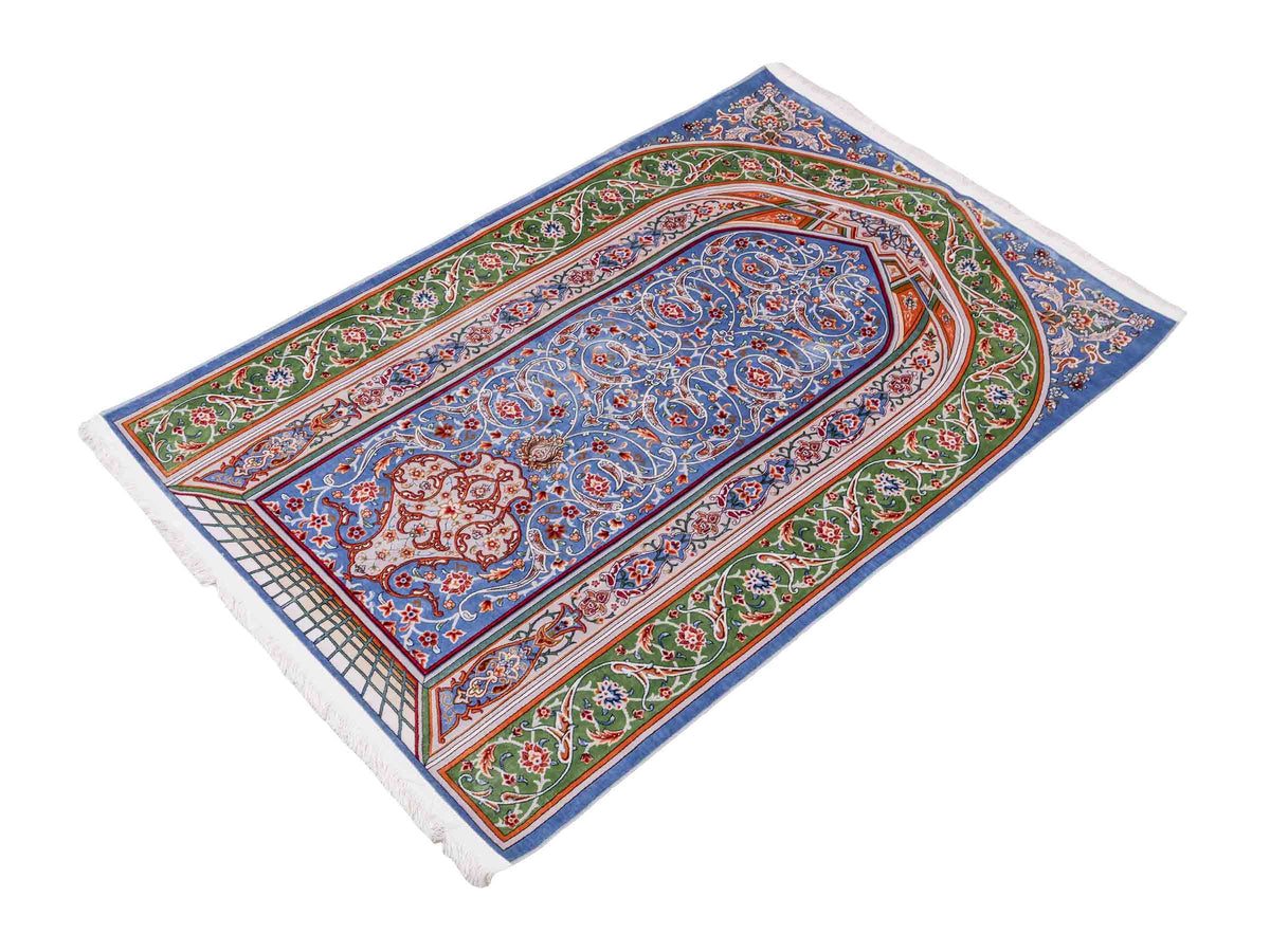 Ghom Gebetsteppich "Dua" 120 x 80 cm gewebt aus Bambusseide (Viskose), islamisches Design, Farbe: Blau-Grün. Teppichnummer: V98BL096M. Persian Luxury Collection by Khademi. Made in Iran / Persia – Vertrieb durch JUPITER Intl.